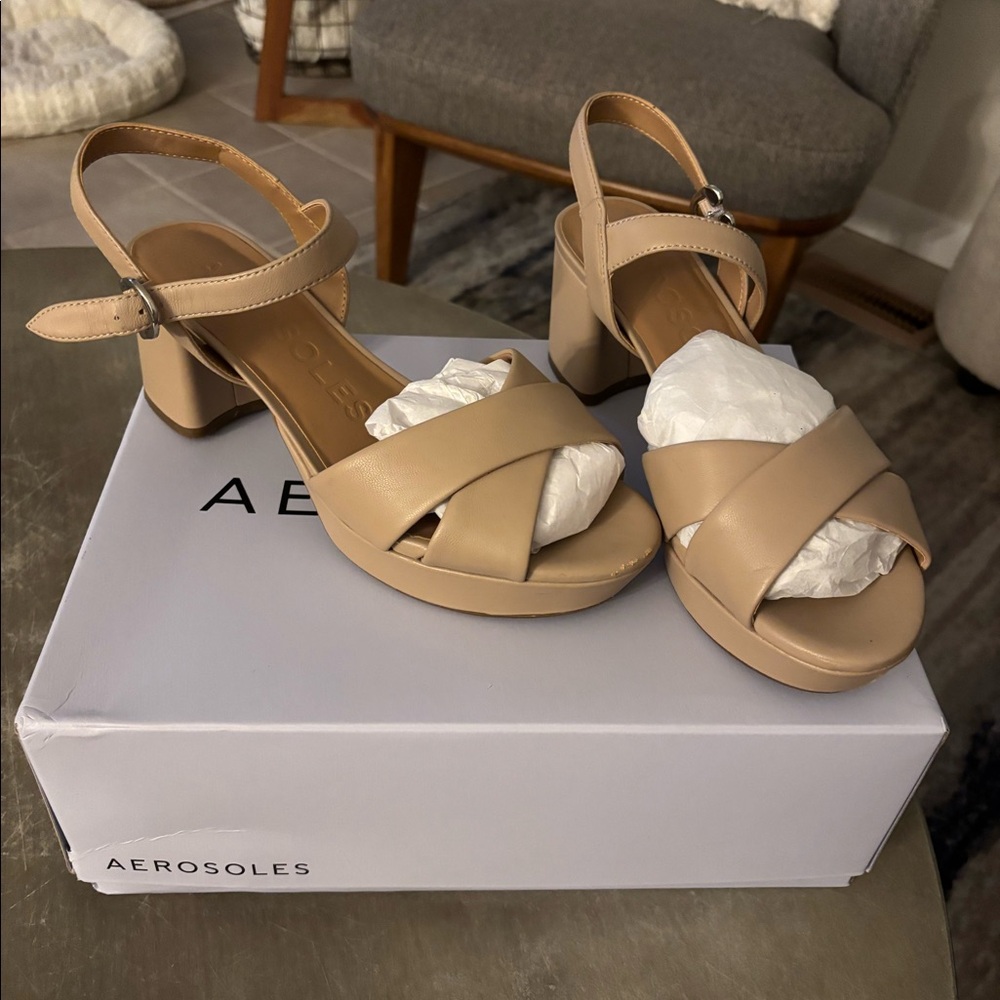 Aerosoles Never Worn Nude Heels
